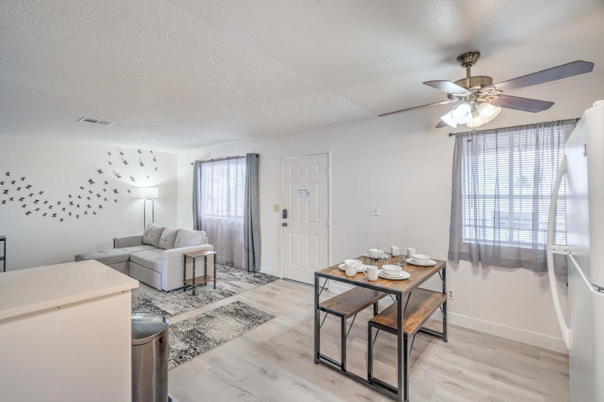 Ferienhaus Stylish Near Vegas Strip! Sleeps 6!